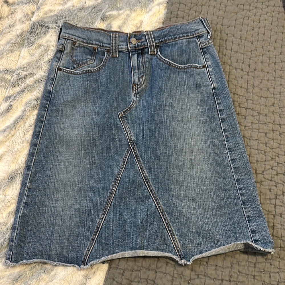 Levi’s Jean skirt - size 6